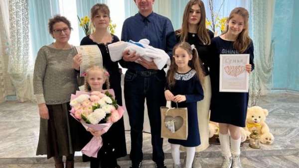 В Керчи зарегистрировали "юбилейного" малыша