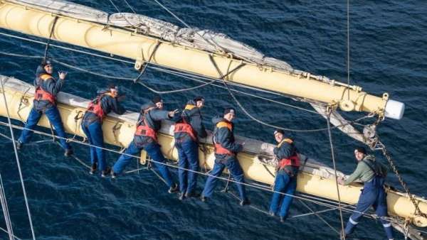 «Семь футов под килем»: юные моряки из Керчи бороздят морские просторы