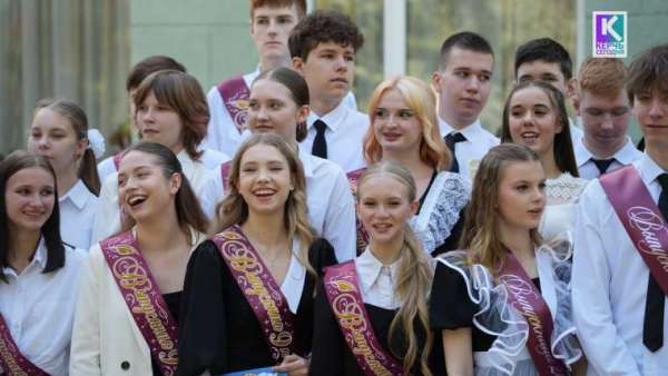 Слёзы, радость, грусть и праздник... Все эти чувства сегодня испытывают наши дети