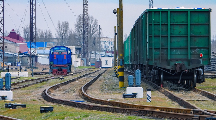 Первые вагоны с зерном отправили из Запорожской области в Крым