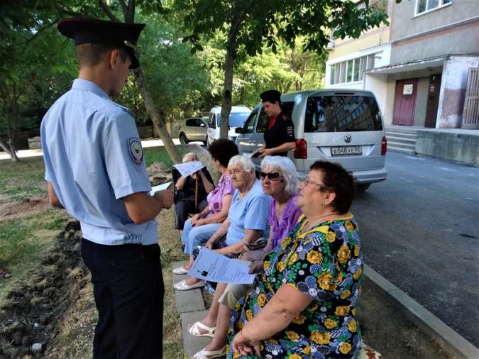 Керченские участковые знакомятся с гражданами