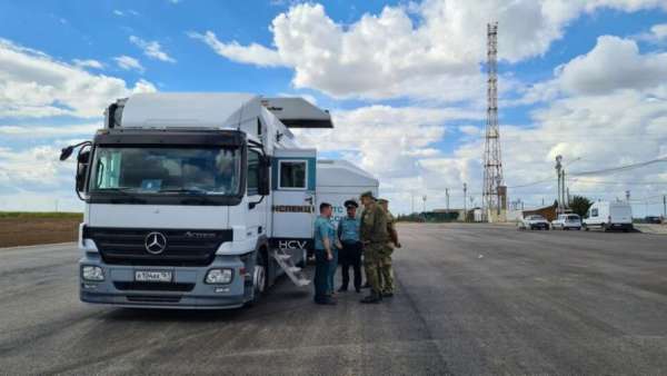 На крымской границе заработали ещё два мобильных досмотровых комплекса 