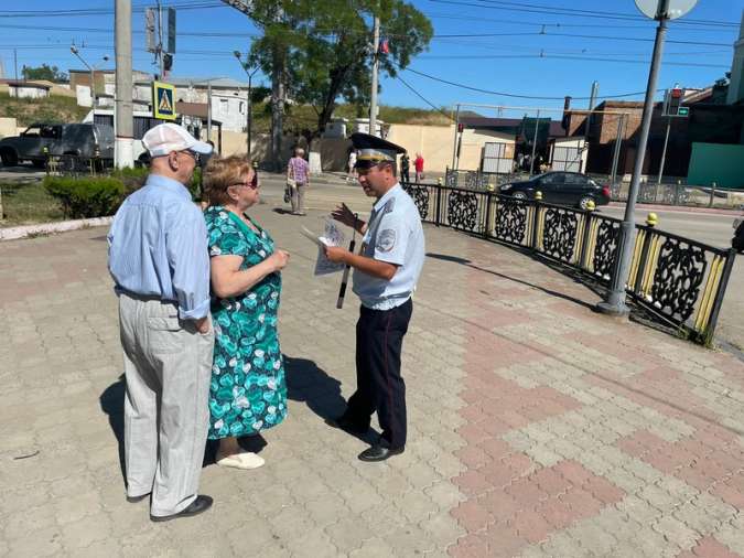 В Керчи наказали пешеходов-нарушителей