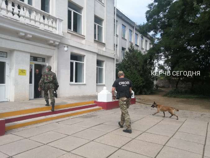 Сообщения о минировании поступили во все школы Керчи