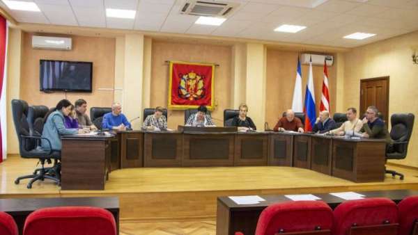 В Керчи состоялись публичные слушания по внесению изменений в Устав муниципального образования