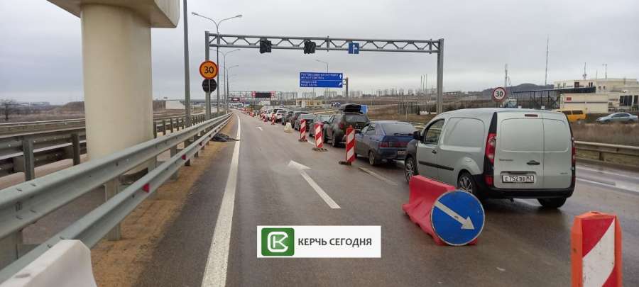 Ситуация на Крымском мосту после смертельного ДТП