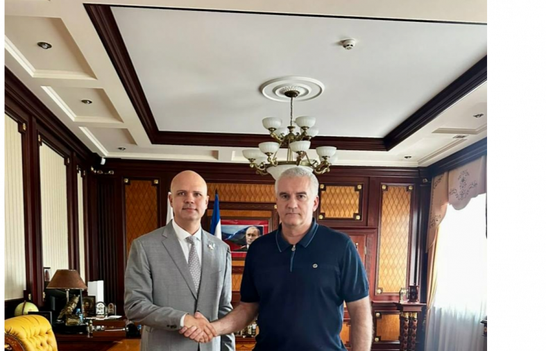 В Керчи на набережной появится галечный пляж