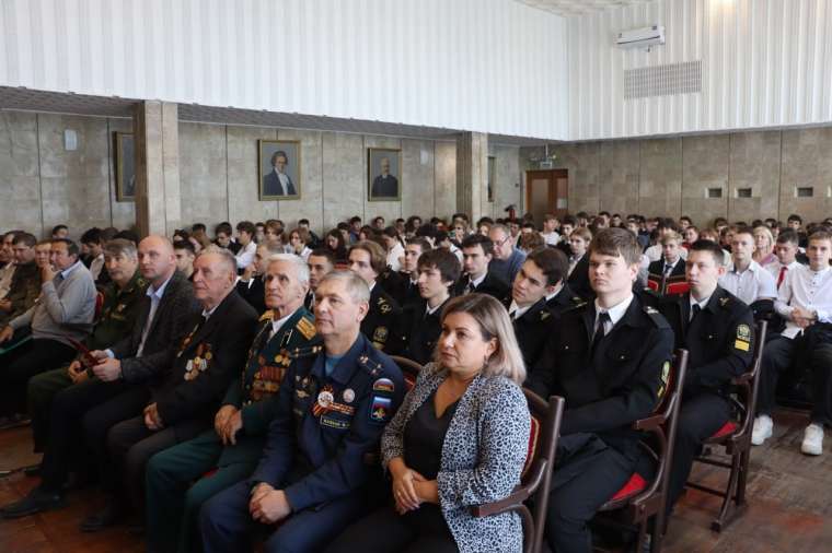 Первые наставления перед армией: в Керчи отметили День призывника