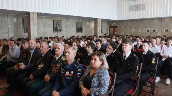 Первые наставления перед армией: в Керчи отметили День призывника