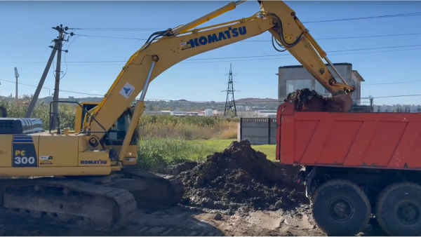 На Полевой улице идут активные работы по восстановлению ливневой канализации