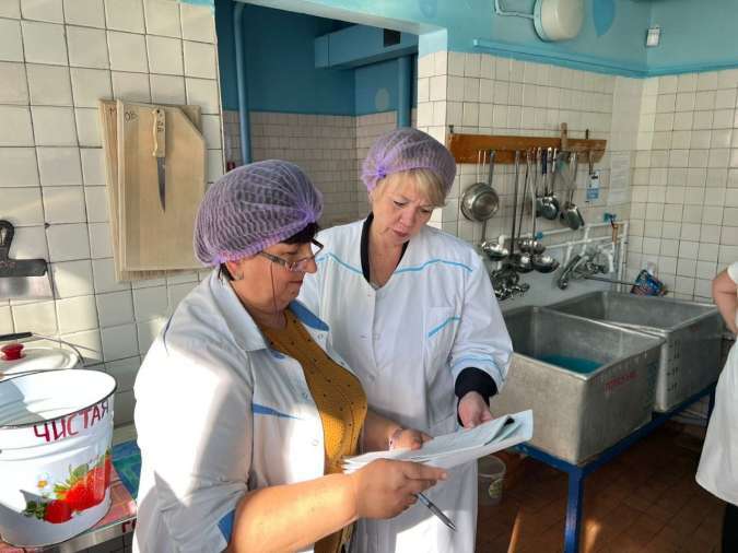 В Керчи проверяют питание в школах и детских садах