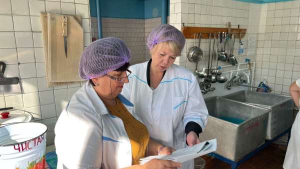 В Керчи проверяют питание в школах и детских садах