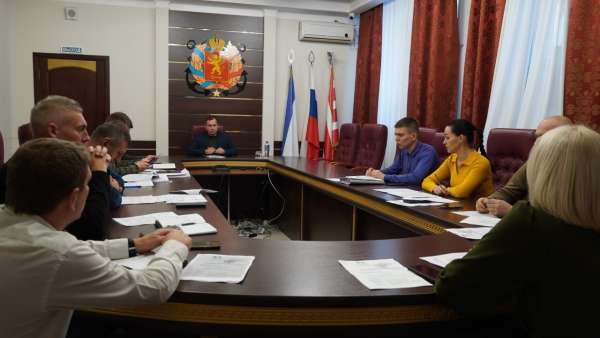  Глава администрации Керчи Олег Каторгин провёл аппаратное совещание