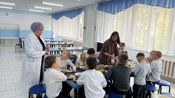 ️Организация питания в учебных заведениях Керчи подвергается тщательному контролю