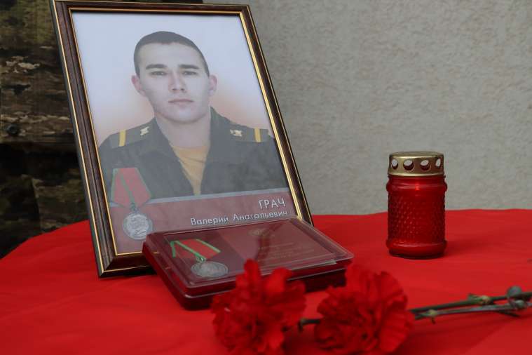 В Керчи увековечили память героя СВО Валерия Грача