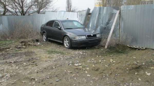 В Керчи сотрудники полиции задержали подозреваемого в краже автомобиля