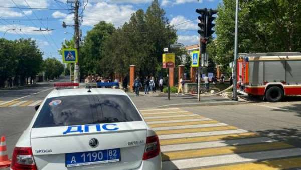 В Симферополе эвакуируют здания трех судов и корпуса Крымского федерального университета