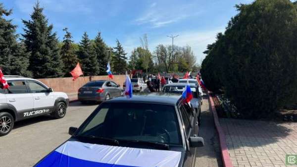 Мега-колонна в Керчи: «Zа Победу!» «Za мир! Труд! Май!» и «Zа мир без нацизма!» (видео)