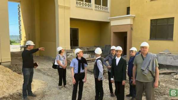 Учащиеся керченской школы-интерната побывали на стройплощадке «Чкалово Парк»